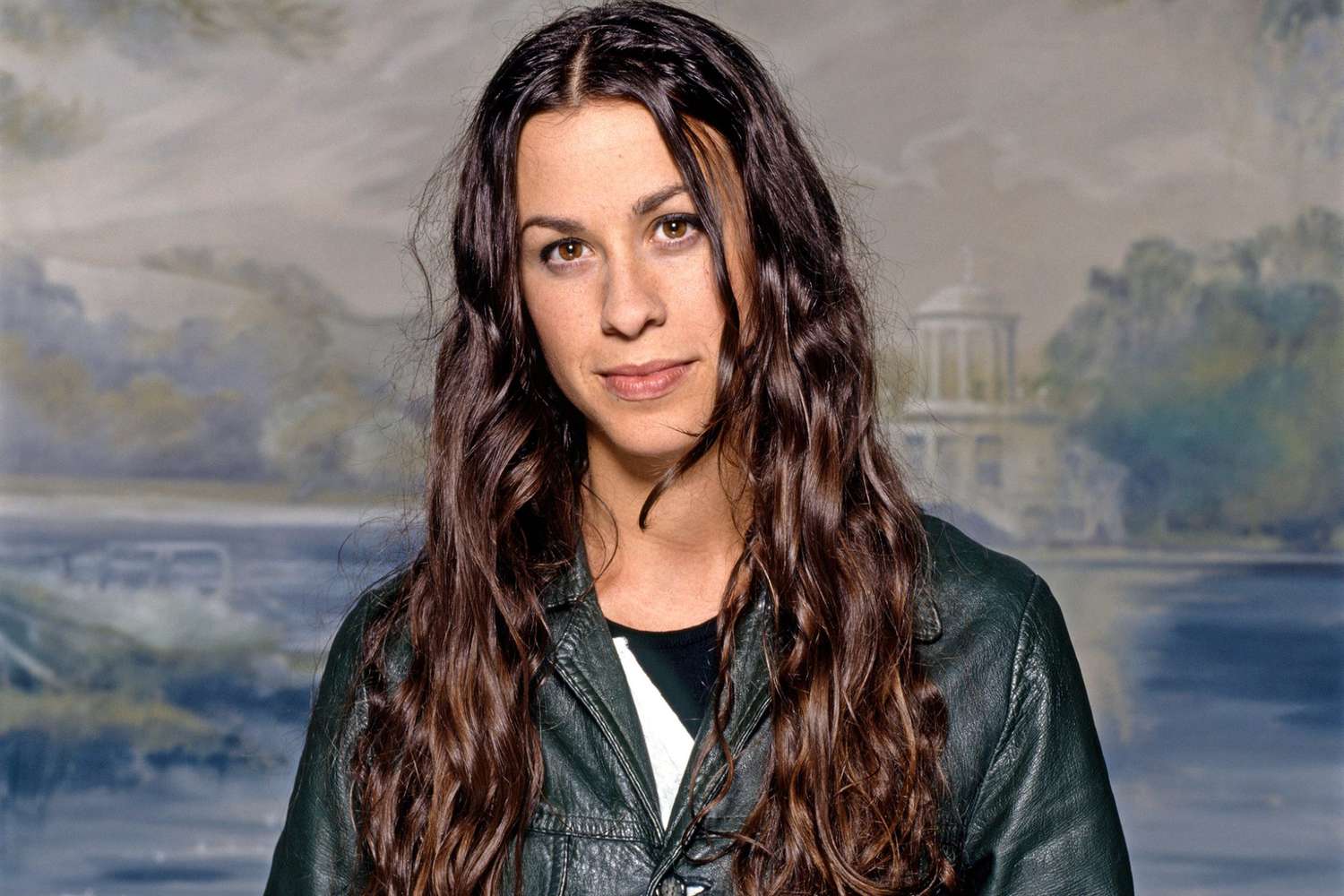 alanis morissette 2000 45d89f0034814d9f931b0299a25a10c4 - Wilbur Soot Merch